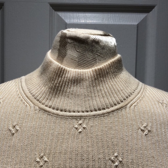 30. Vintage Melanie Lynn Turtleneck - Picture 3 of 9